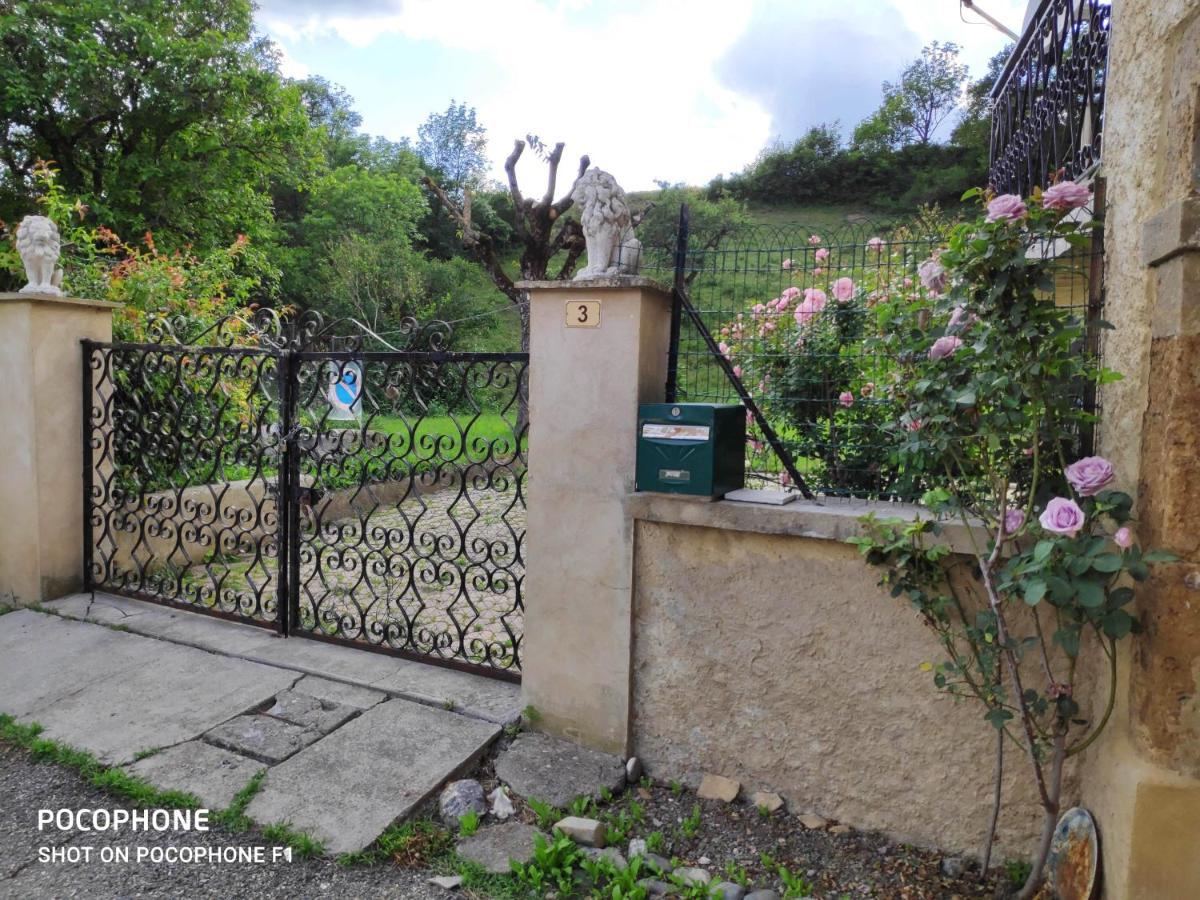 Comme Chez Vous Villa Bayons Bagian luar foto
