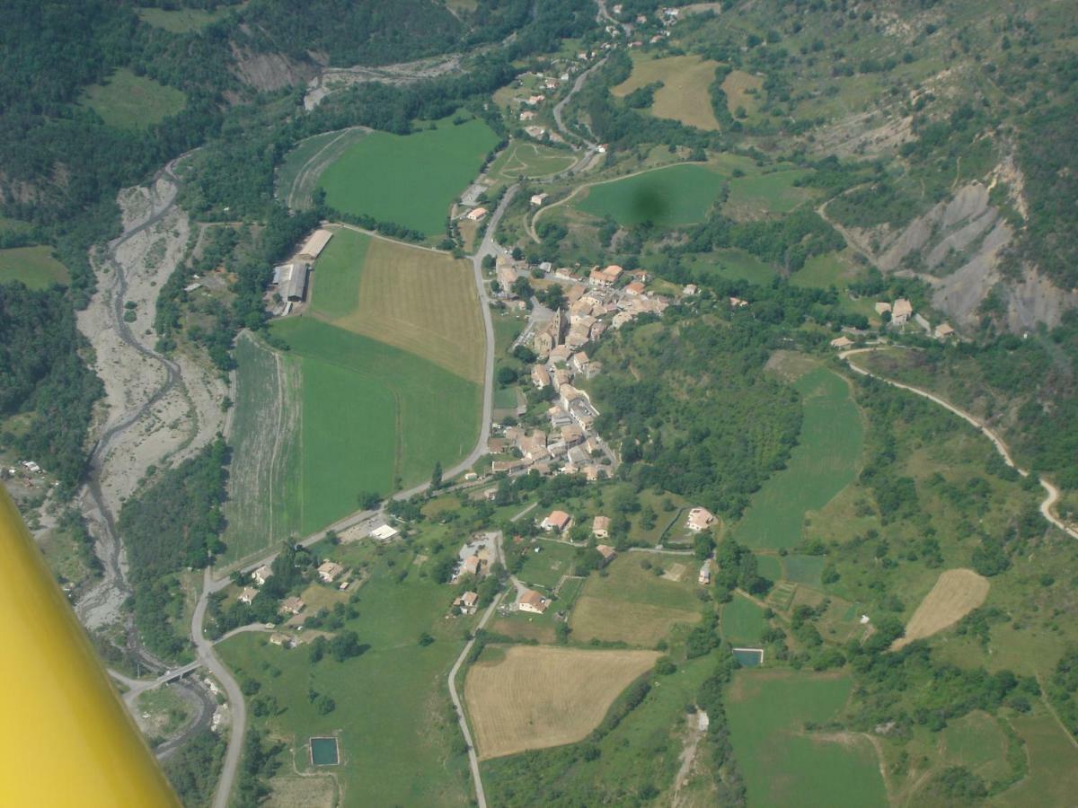 Comme Chez Vous Villa Bayons Bagian luar foto